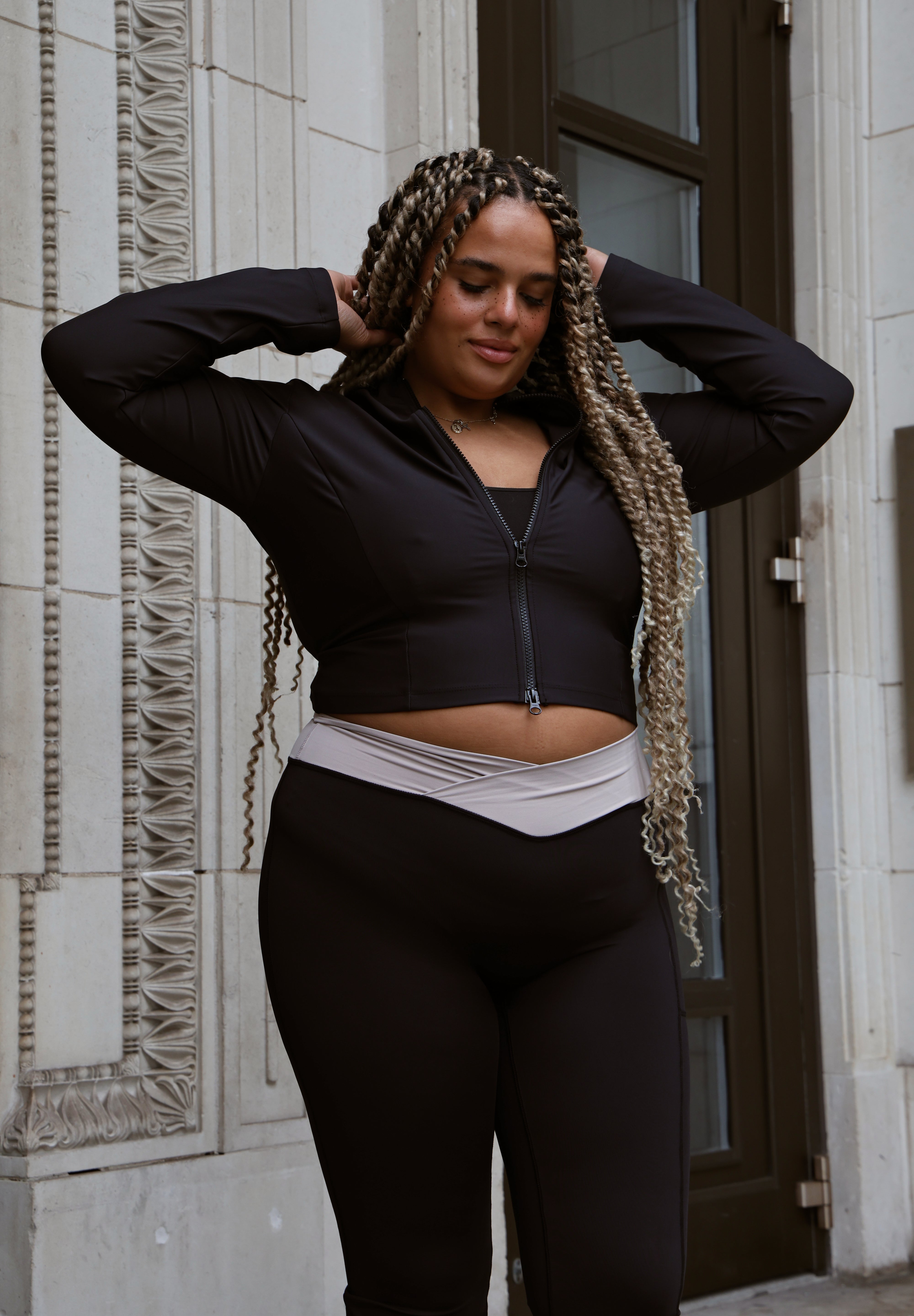 EMPOWER Sculpting Zip Jacket - Onyx