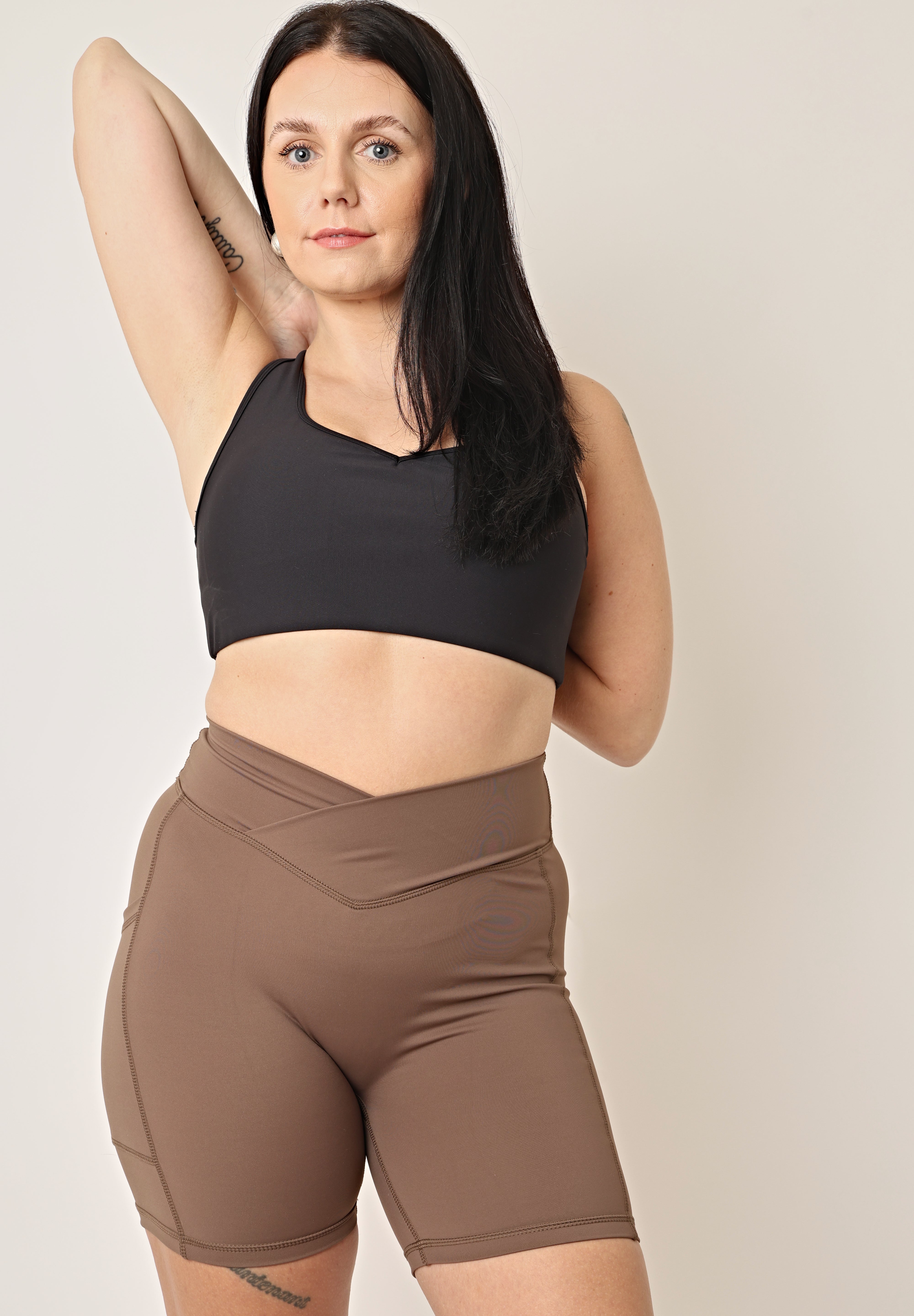 Empower V Waist Shorts - Mocha